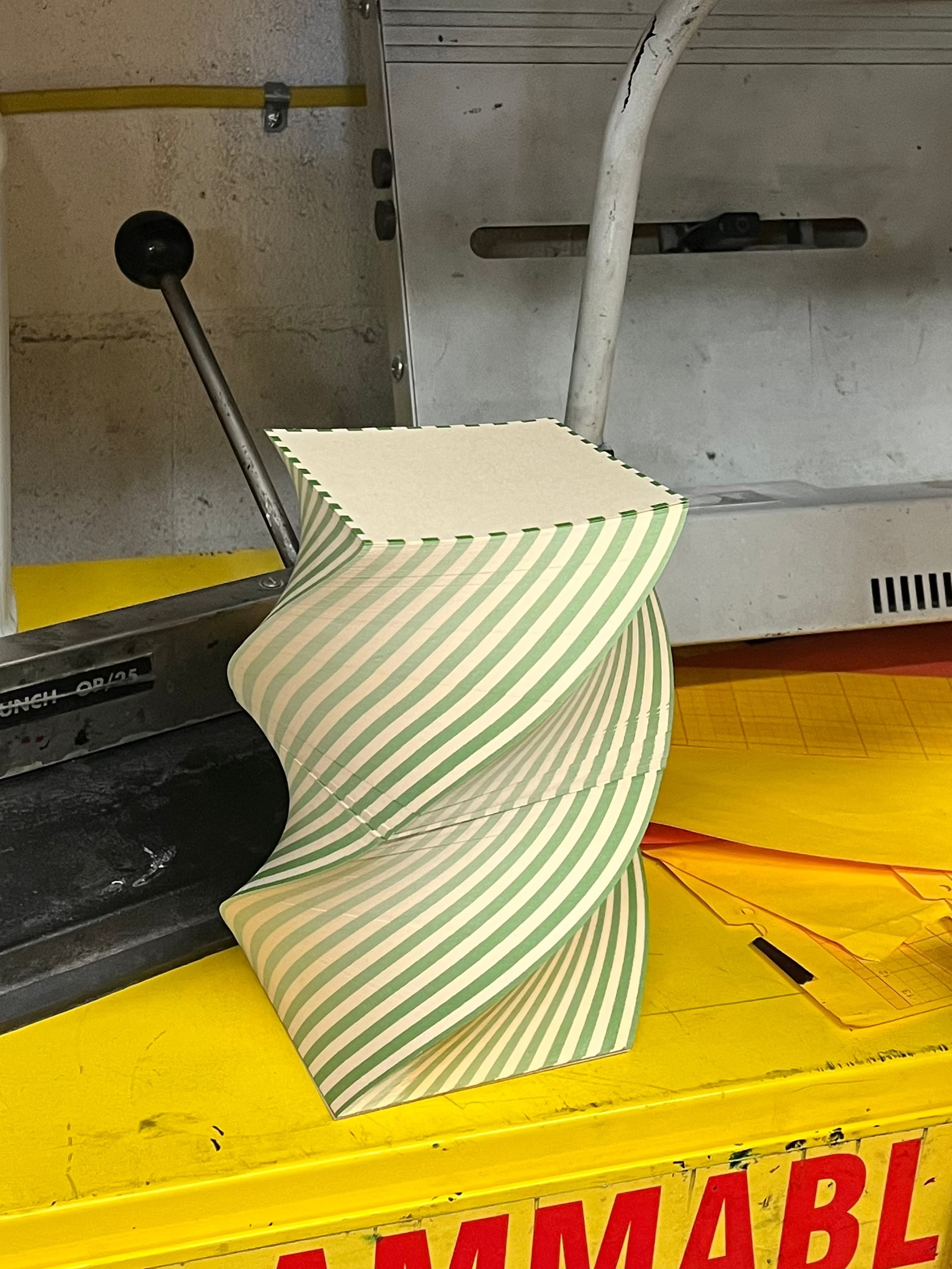 Dash Stripe Spiral Green and Ecru 7”